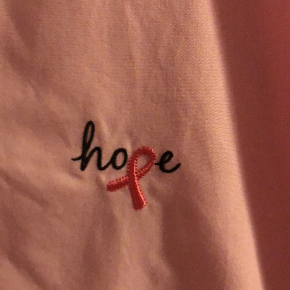 Pink scrub top - Picture 2 of 4